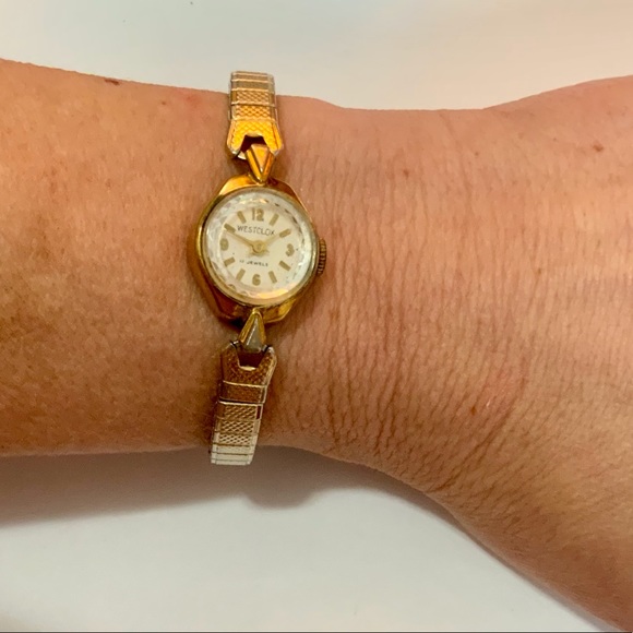 Vintage Westclox 17 Jewels Ladies Textured Gold Tone Wristwatch - Picture 13 of 15